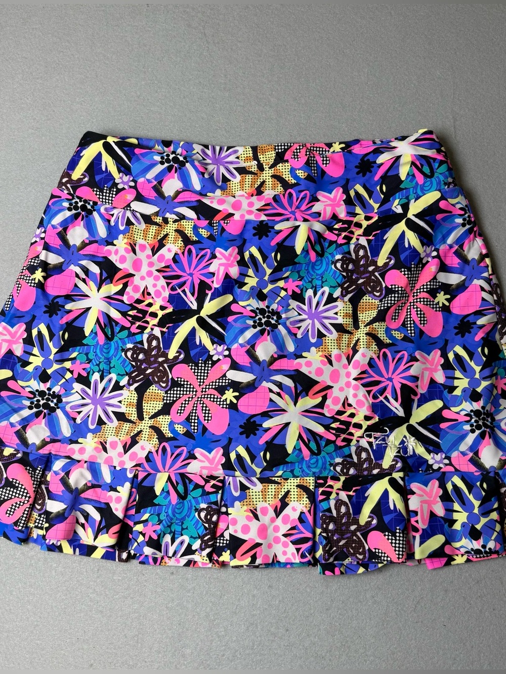 Tzu Tzu Women Skort Small Golf Pickle Ball Colorful Vibrant USA Vacation Floral